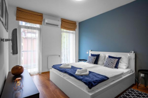 MF Villa Azúr Wellness Apartment